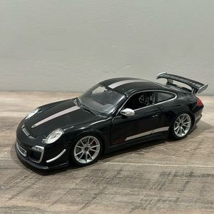 Porsche Maisto desktop decor